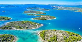 Croatia Island Hopping Travel Guide (2026): Split to Hvar, Brač & Korčula Itinerary + Ferries, Budget, Stays, Food & Tips