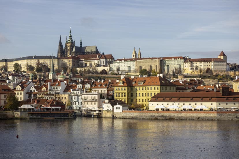 Discover the Romantic Beauty of Prague – A City of History, Culture, and Calm